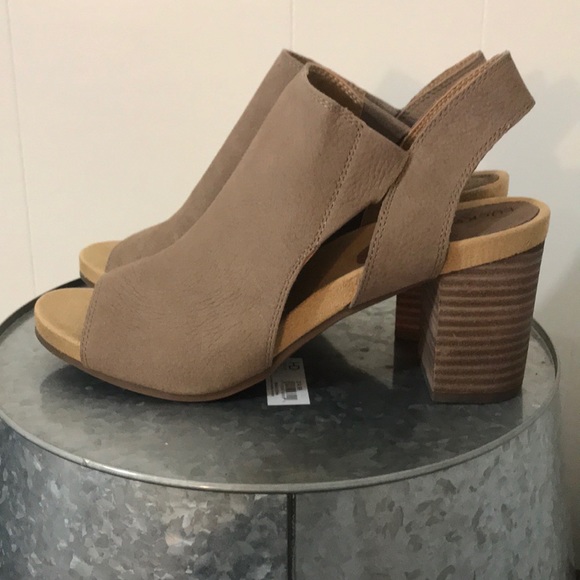 Lucky Brand Shoes - Lucky Brand Leather Saundra Shoe